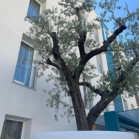 Biancodonda Greenblu & Hotell 5*