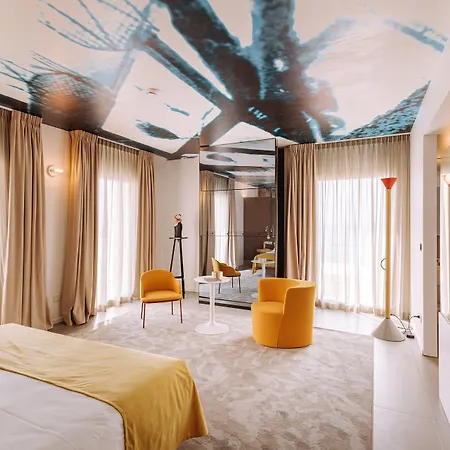 Biancodonda Greenblu & Hotell